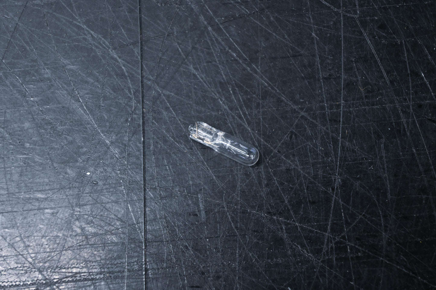 New OEM Ford E8BZ-13466-A Bulb Assembly NOS