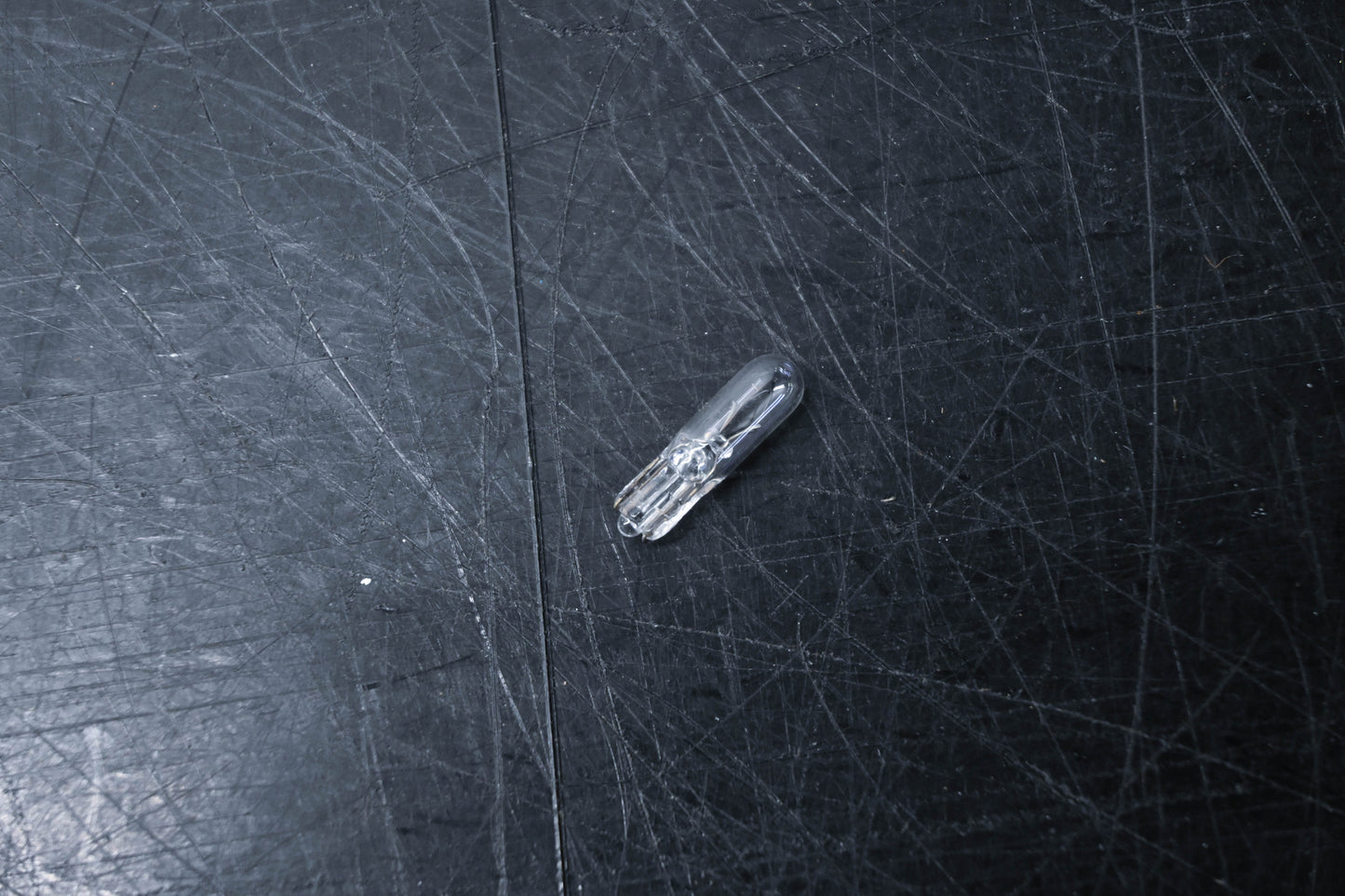 New OEM Ford E8BZ-13466-A Bulb Assembly NOS