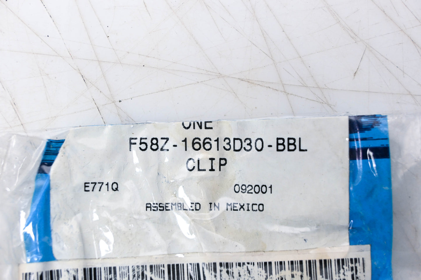 New OEM Ford F58Z-16613D30-BBL Clip NOS