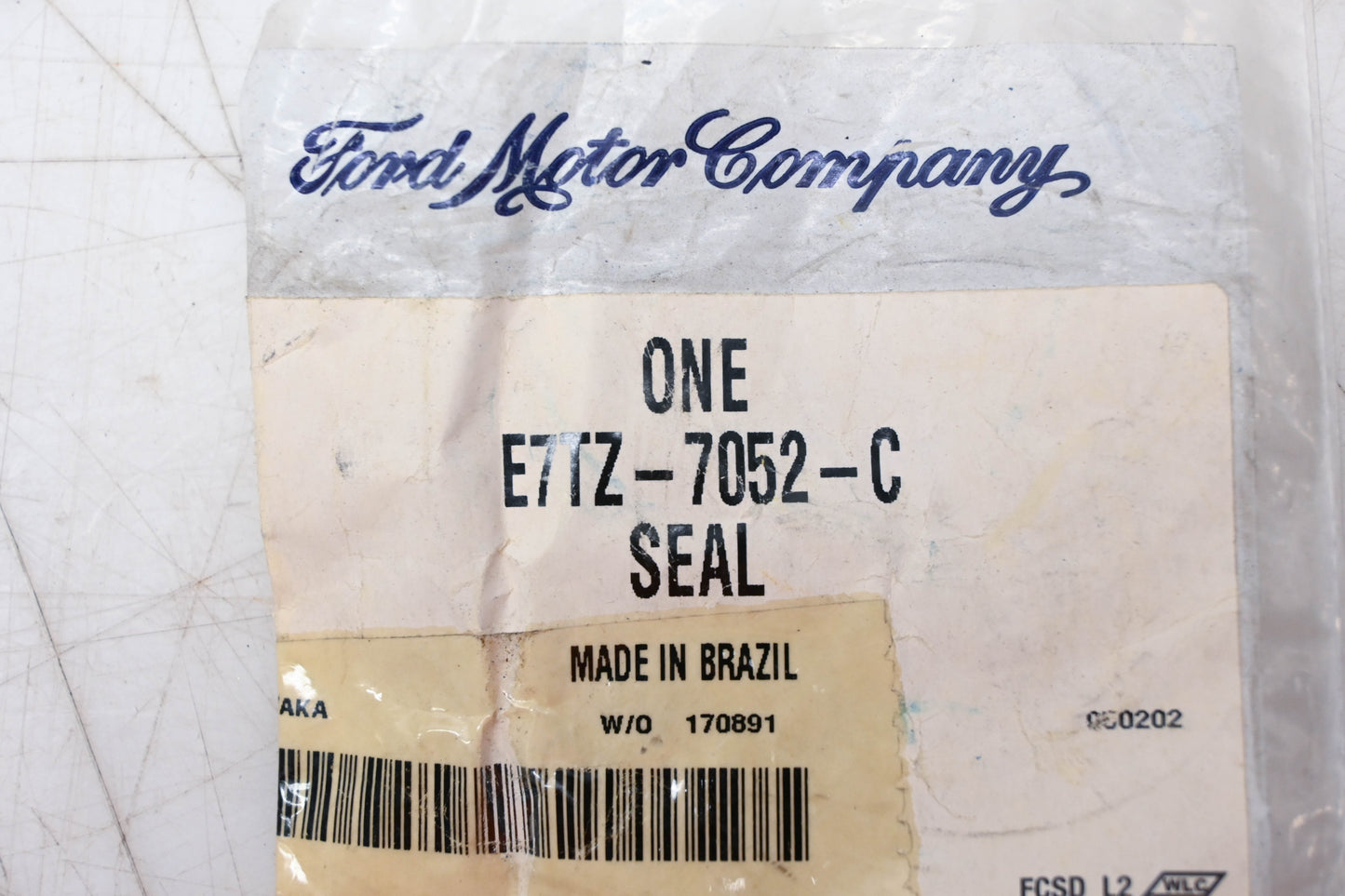 New OEM Ford E7TZ-7052-C Seal NOS