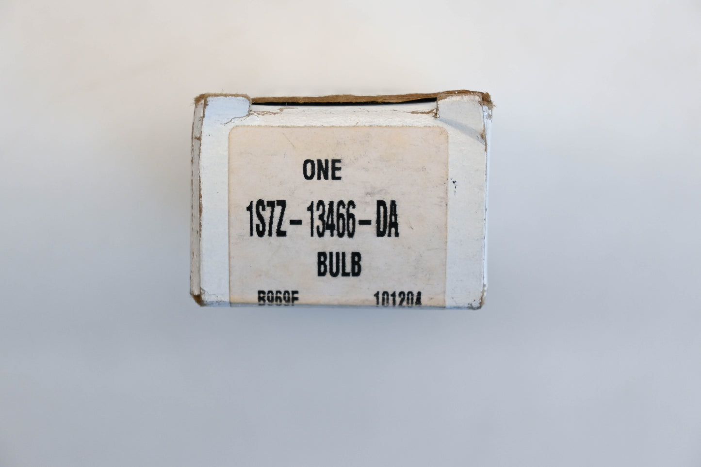 New OEM Ford 1S7Z-13466-DA OSRAM Fog Light Bulb NOS