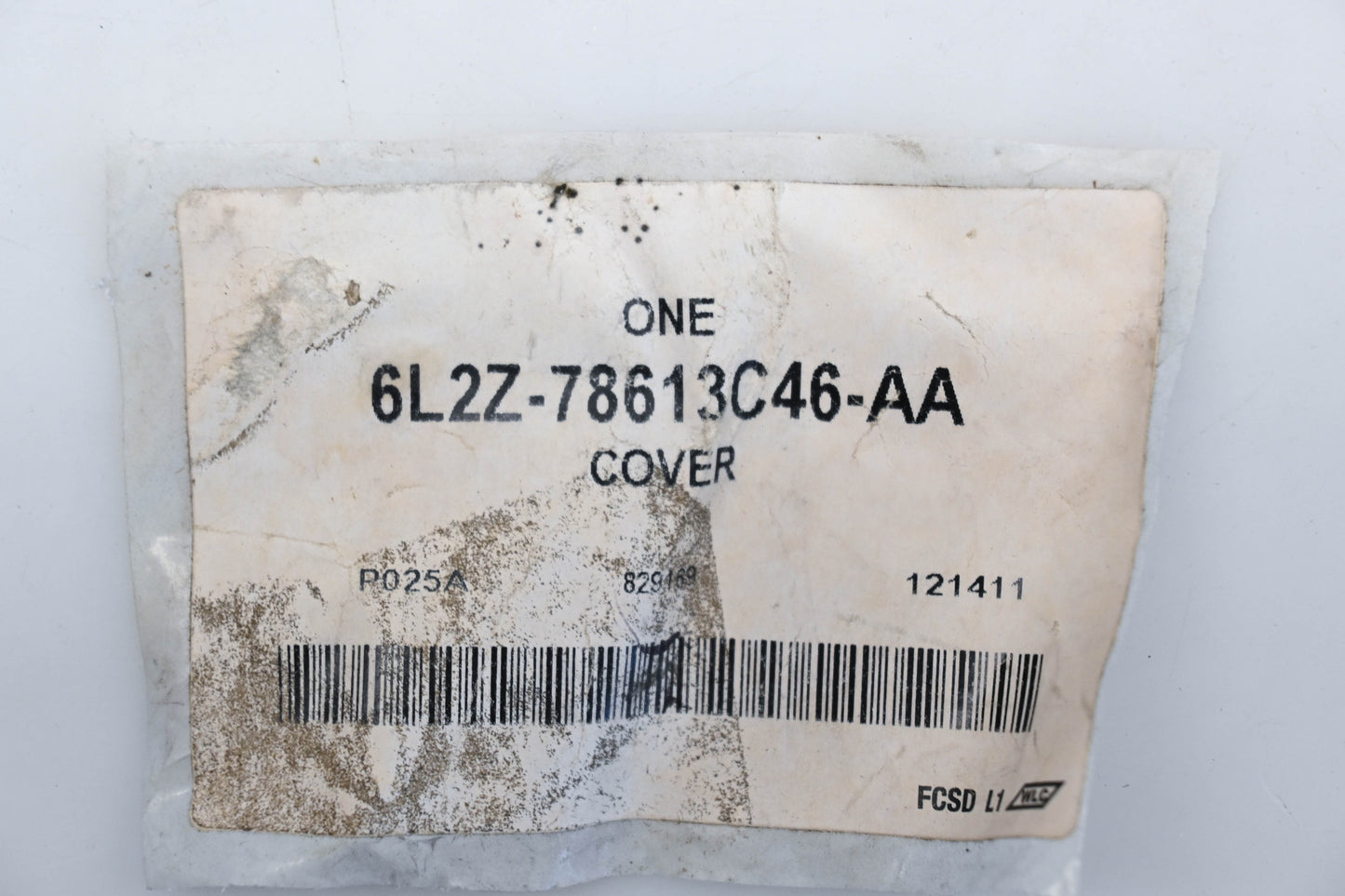 New OEM Ford 6L2Z-78613C46-AA, 816959-WAC, 337160-WAA Seatbelt Retractor Cover NOS