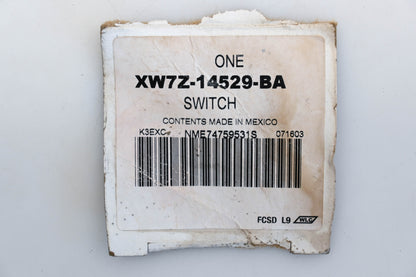 New OEM Ford XW7Z-14529-BA, XW7T-14540-BBW 99-02 Crown Victoria Front Left Door Switch Assembly NOS