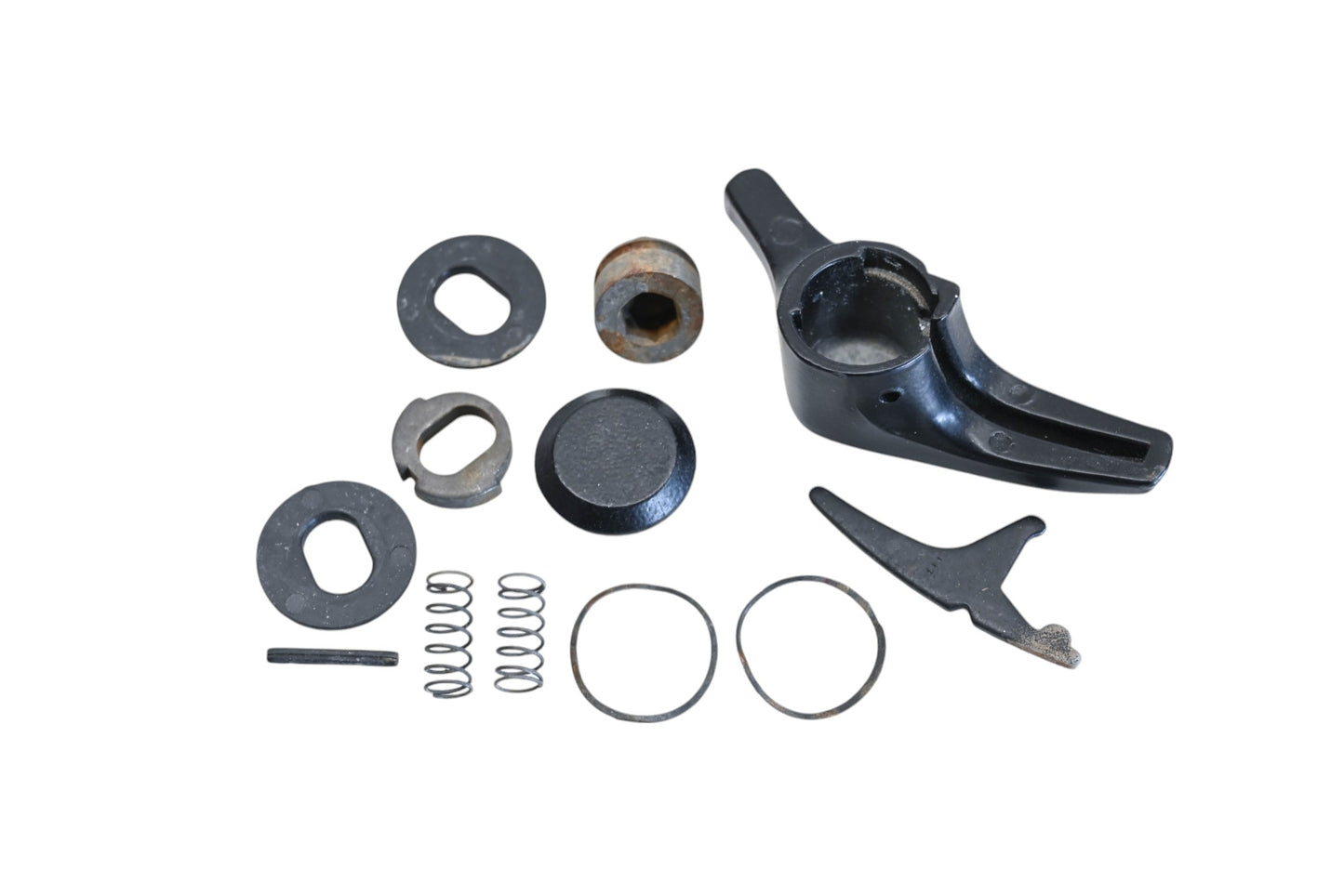 New OEM Ford E1FZ-6122916-A 81-82 Escort Right Side Vent Window Handle Kit NOS