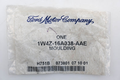 New OEM Ford 1W4Z-16A038-AAE 01-02 Lincoln LS Right Fender Moulding NOS