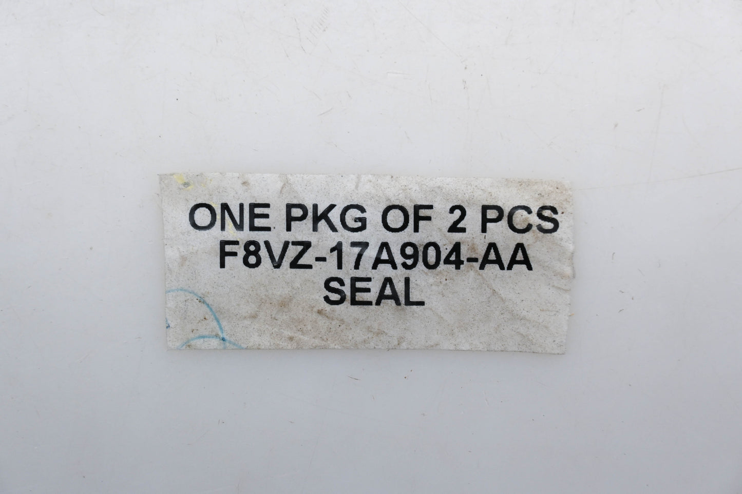 New OEM Ford F8VZ-17A904-AA 98-11 Lincoln Town Car Rear Bumper Seals Qty 2 NOS