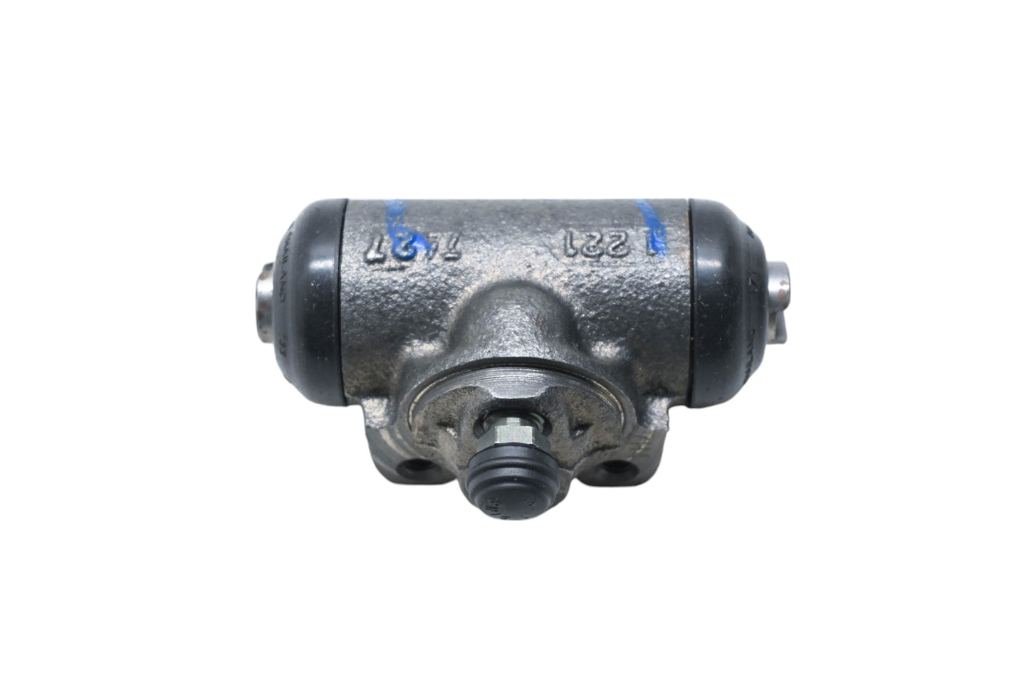 New OEM Ford E9SZ-2261-B Rear Brake Cylinder NOS