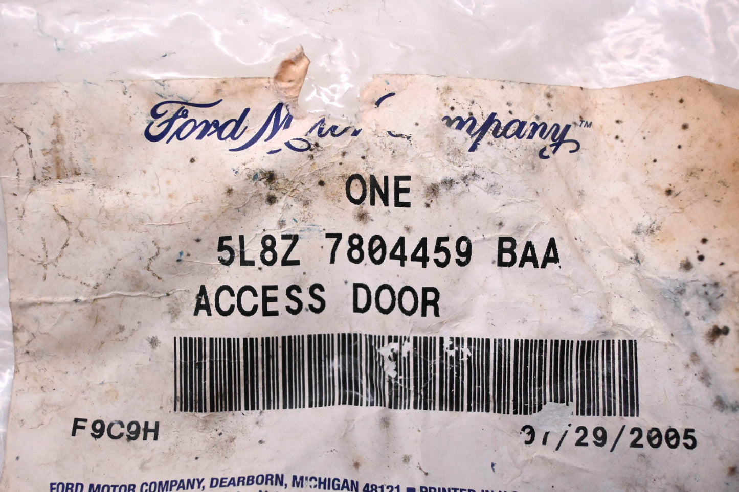 New OEM Ford 5L8Z-7804459-BAA Steering Column Cover/ Access Door NOS