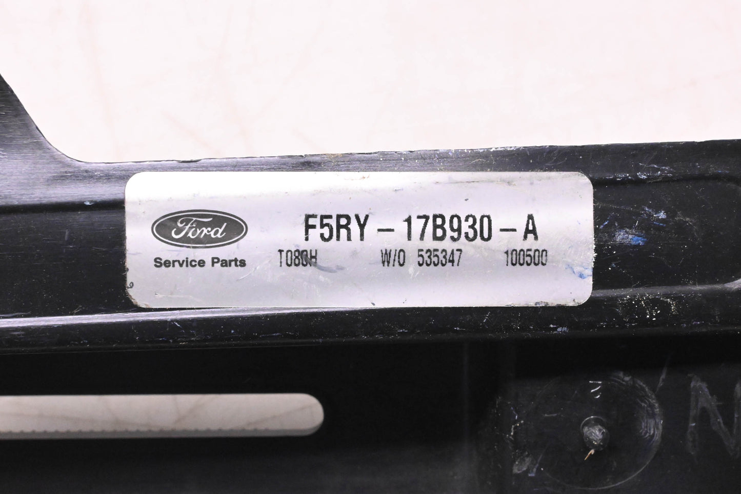 New OEM Ford F5RY-17B930-A, 94BB-17A881-BD Rear Bumper Guide Bracket NOS