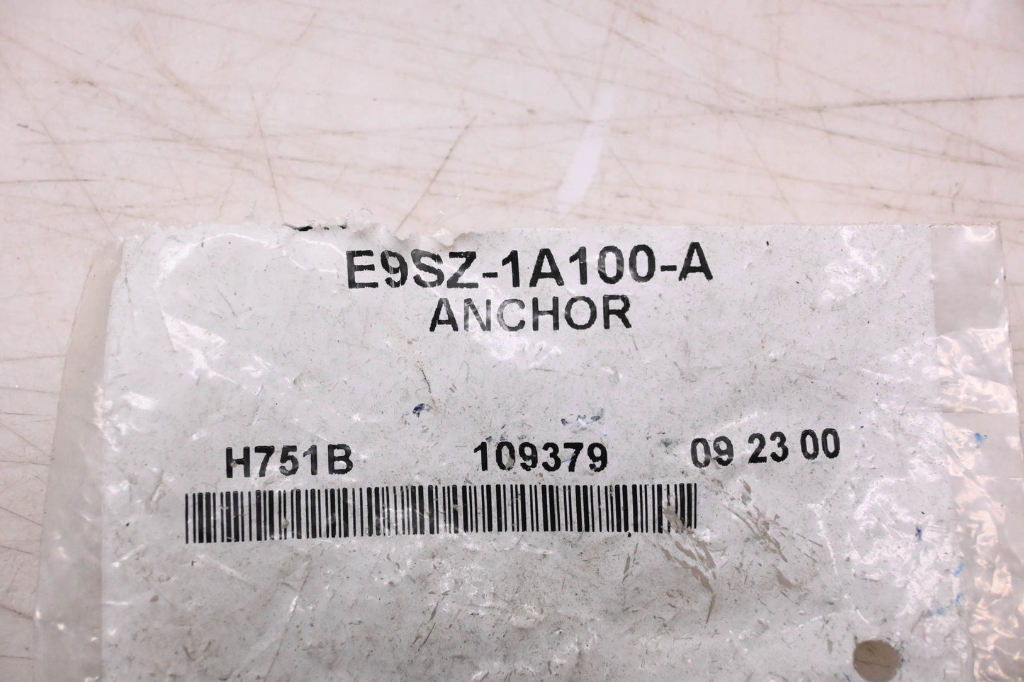 New OEM Ford E9SZ-1A100-A Anchor/ Retainer NOS