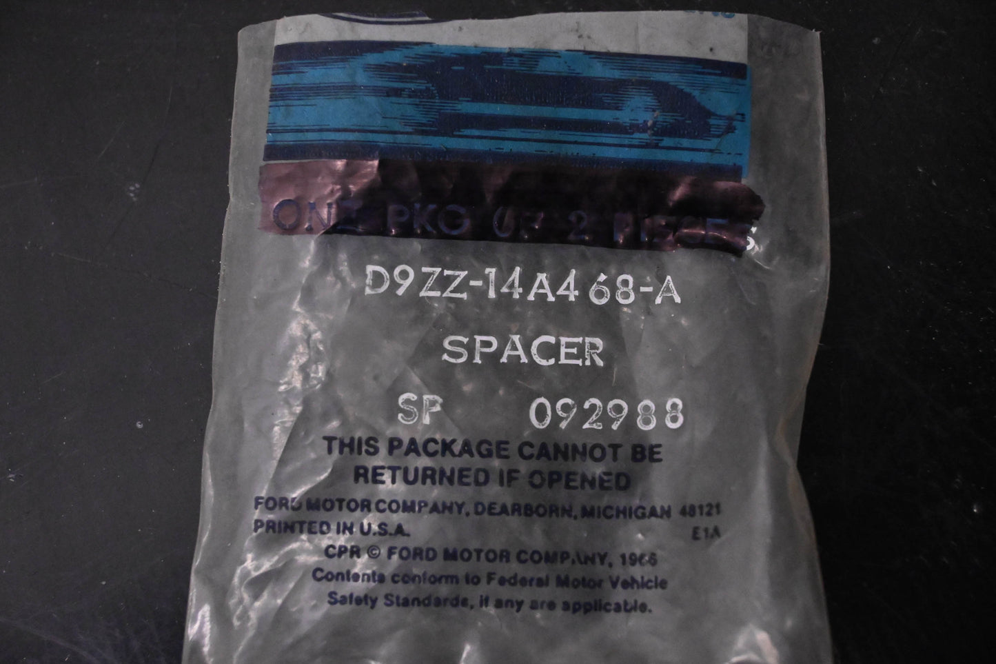 New OEM Ford D9ZZ-14A468-A Wiring Harness Connector Spacer NOS