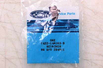 New OEM Ford F42Z-14A163-B Retainer Assembly NOS