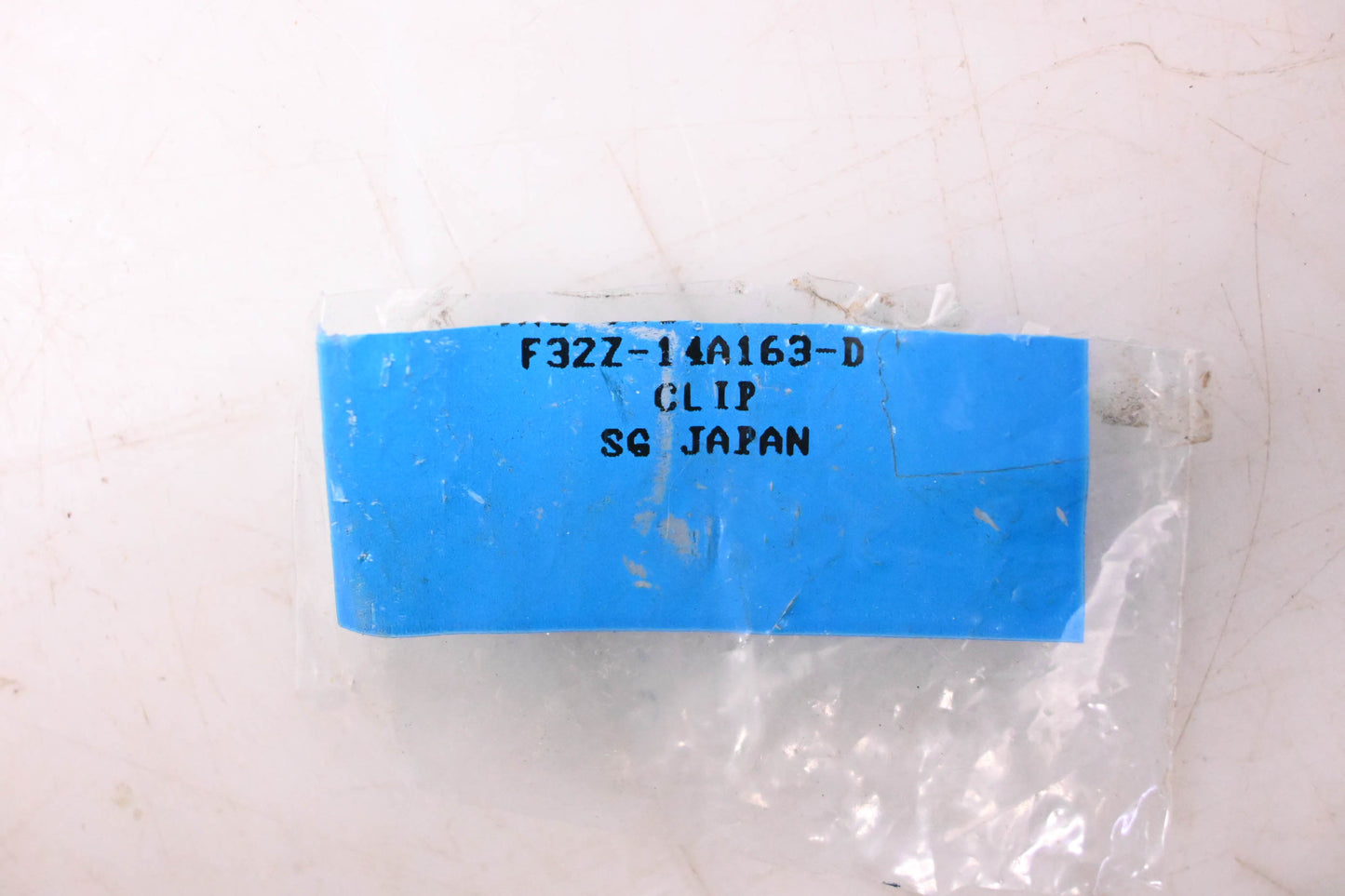 New OEM Ford F32Z-14A163-D Trim Clip NOS