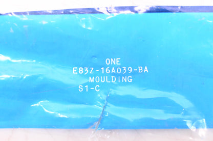 New OEM Ford E83Z-16A039-BA Left Side Door Fender Moulding NOS