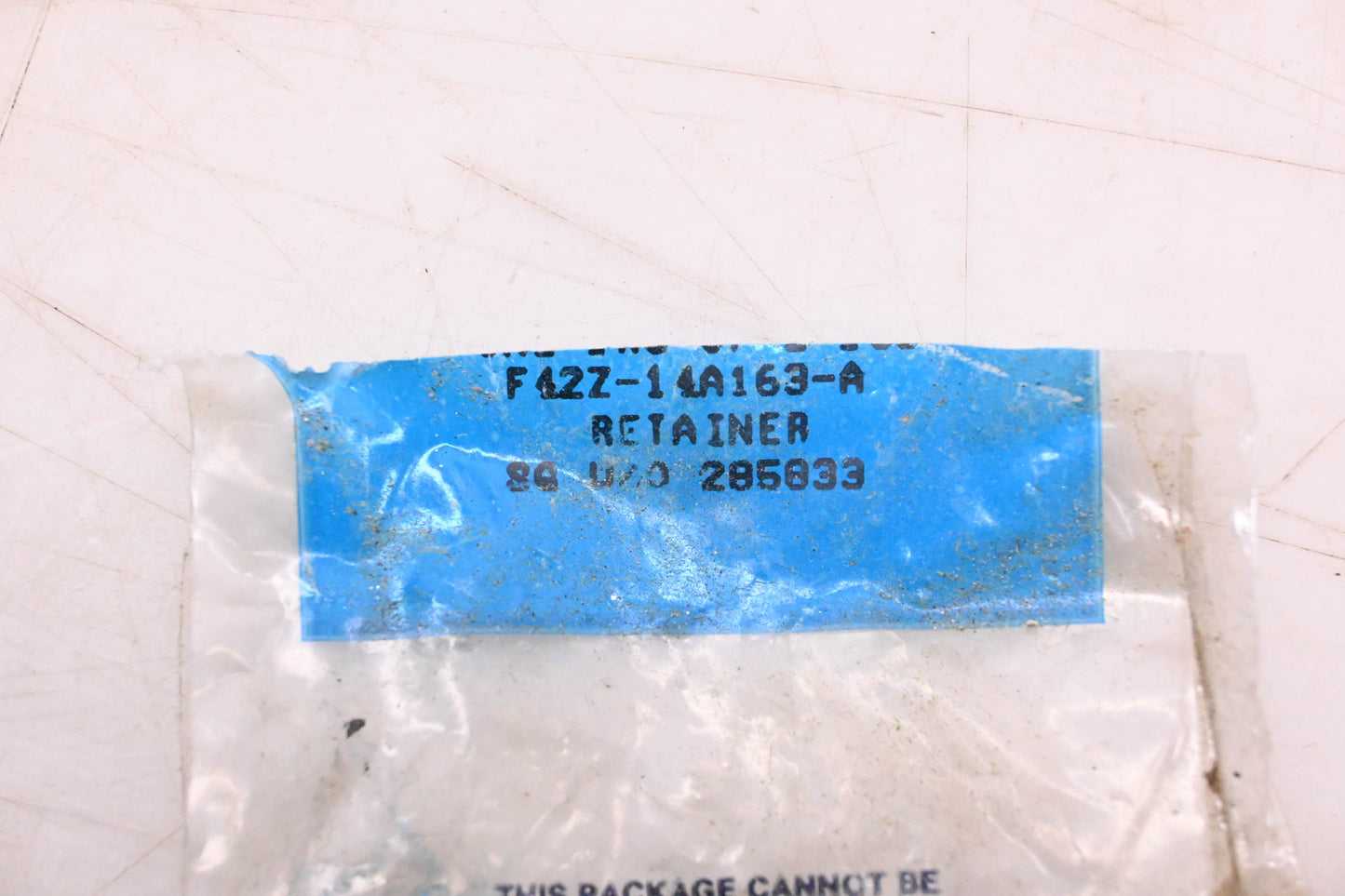 New OEM Ford F42Z-14A163-A Retainer NOS