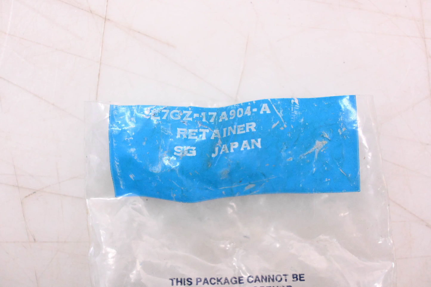 New OEM Ford E7GZ-17A904-A Bumper Cover Retainers Qty 2 NOS