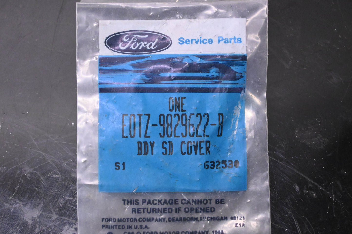 New OEM Ford E0TZ-9829622-B Side Window Moulding Joint Cover NOS