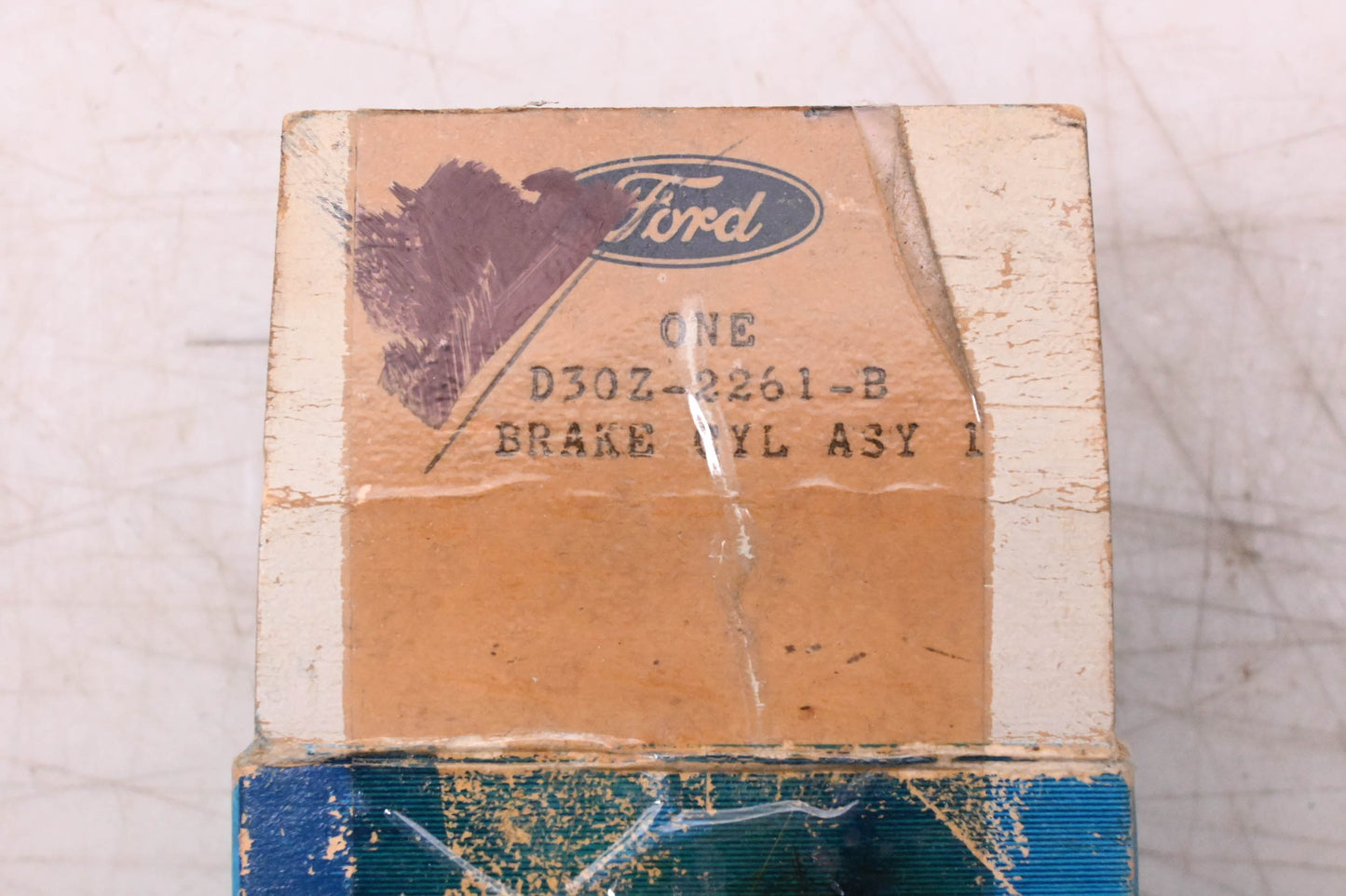 New OEM Ford D30Z-2261-B Rear Drum Brake Wheel Cylinder Assembly NOS