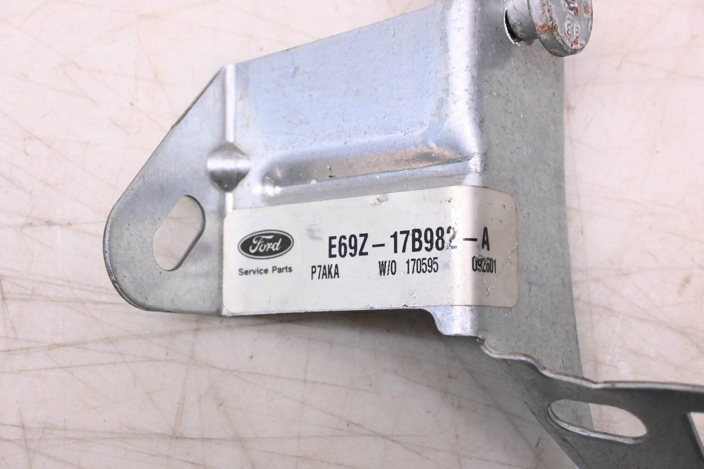 New OEM Ford E69Z-17B982-A Face Bar Mounting Bracket NOS