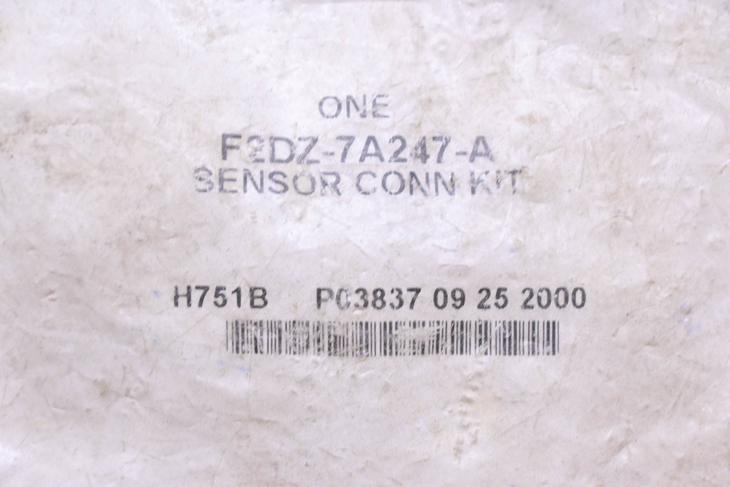 New OEM Ford F2DZ-7A247-A, F2DZ-7A247-BA Tr Sensor Harness Connector Kit NOS