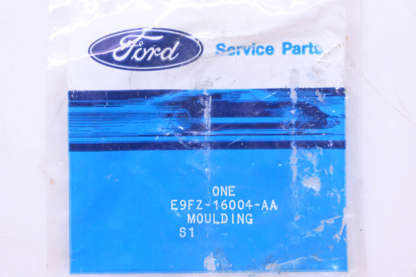New OEM Ford E9FZ-16004-AA Moulding NOS