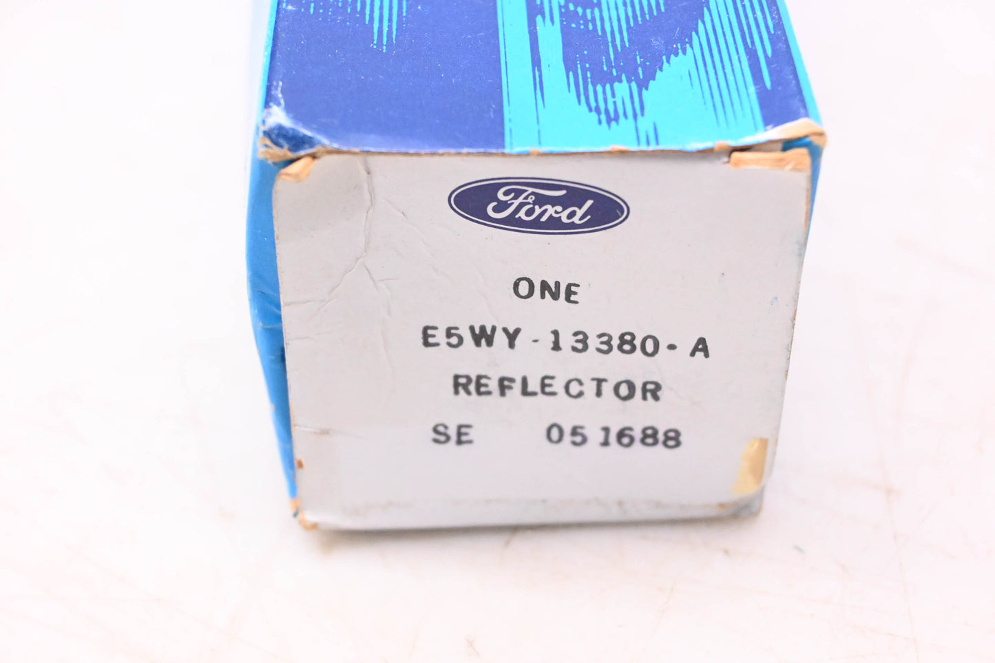 New OEM Ford E5WY-13380-A Reflector Assembly NOS