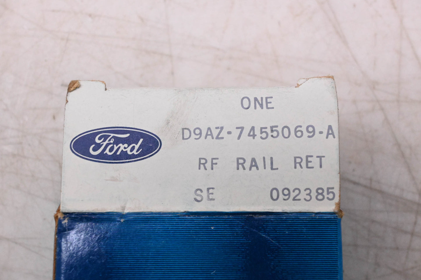 New OEM Ford D9AZ-7455069-A Roof Rack Front Rail Retainer NOS