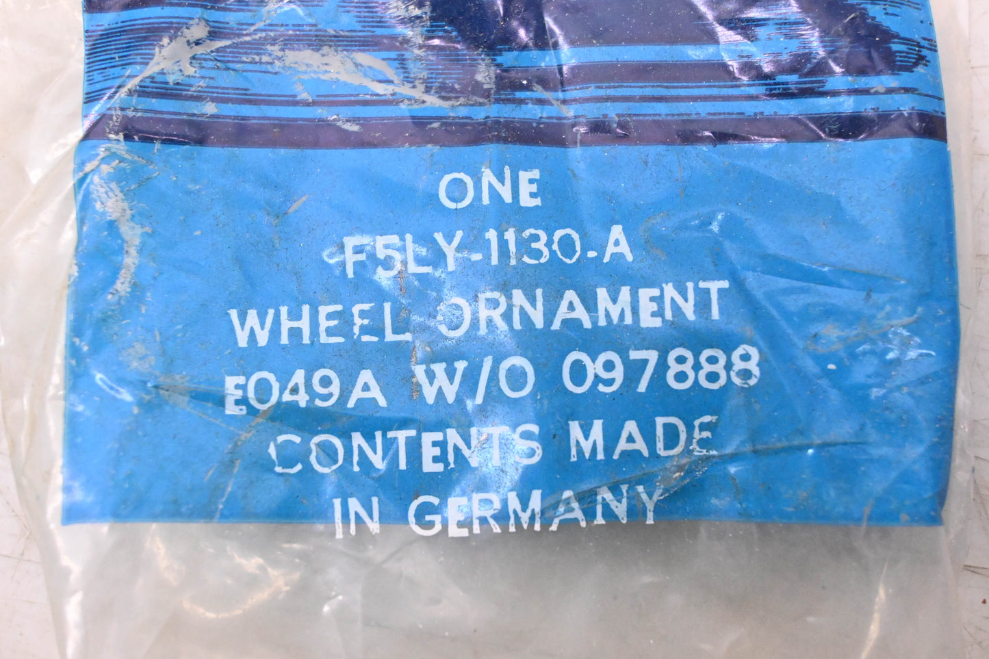 New OEM Ford F5LY-1130-A Lincoln Mark VIII Center Cap NOS
