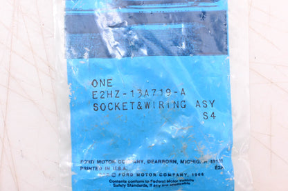 New OEM Ford E2HZ-13A719-A Instrument Panel Light Bulb & Socket Assembly NOS