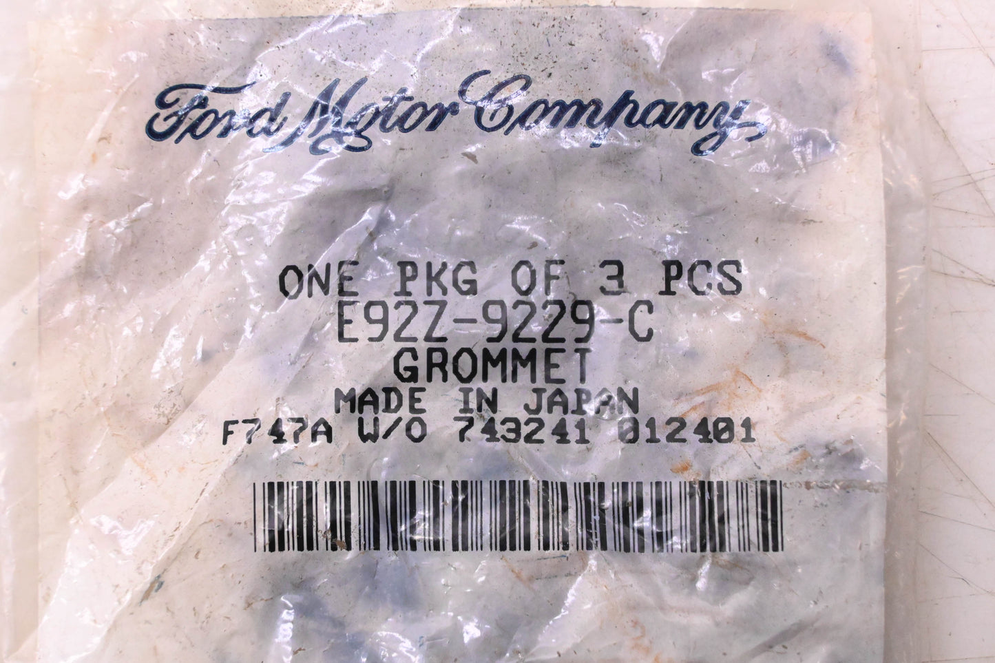 New OEM Ford E92Z-9229-C Grommets Qty 3 NOS