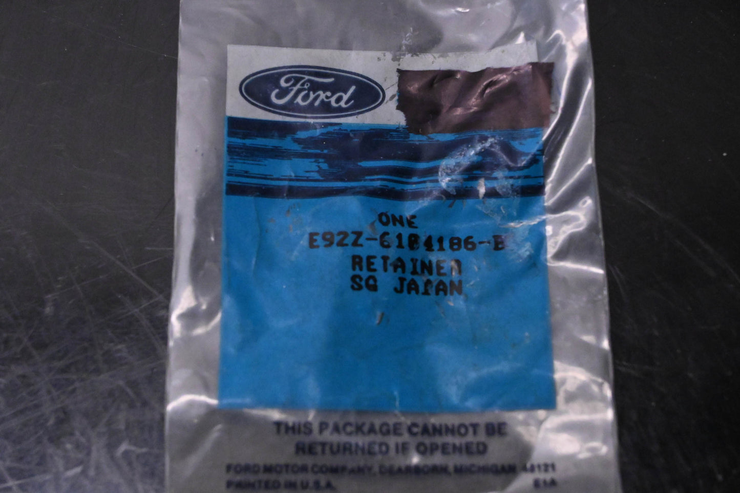 New OEM Ford E92Z-6104186-B Retainer NOS
