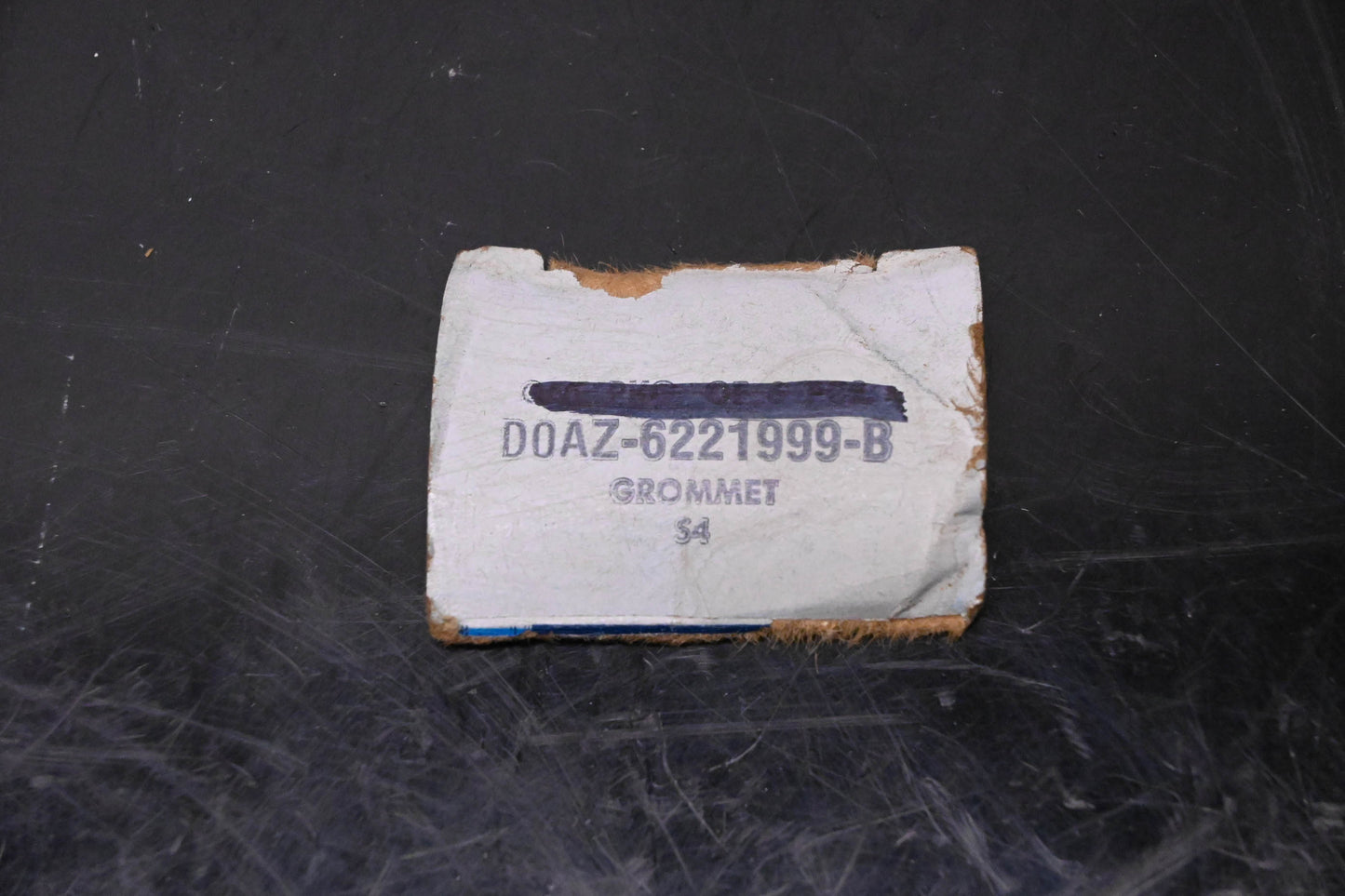 New OEM Ford D0AZ-6221999-B Door Lock Knob Grommet NOS