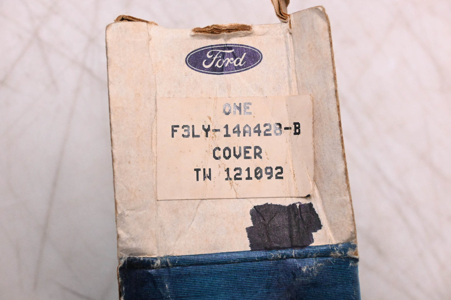 New OEM Ford F3LY-14A428-B Wiring Connector Cover Assembly NOS