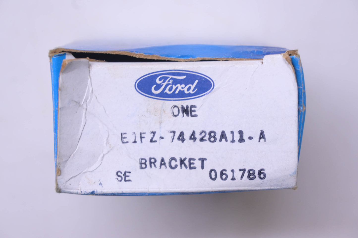New OEM Ford E1FZ-74428A11-A Shade Cover Bracket NOS