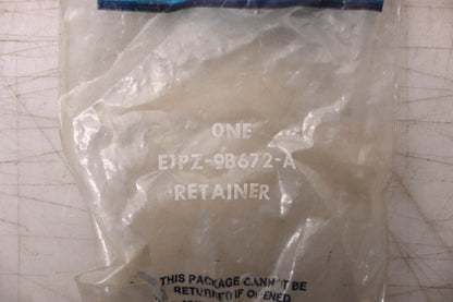 New OEM Ford E1PZ-9B672-A Air Cleaner Retainer Bracket & Pin Assembly NOS