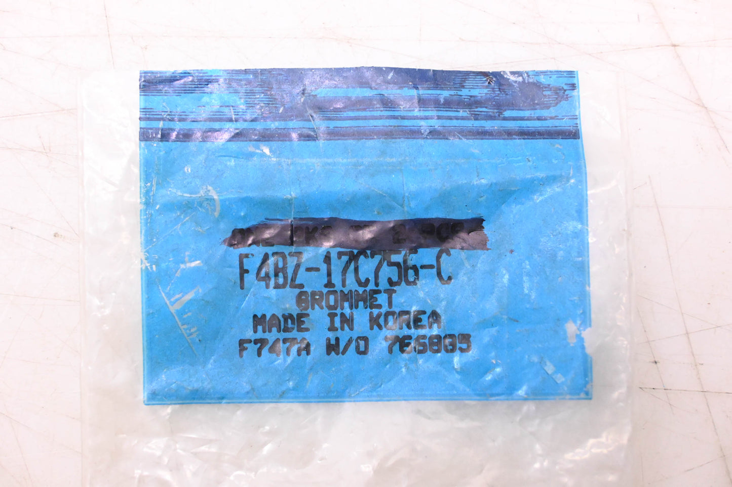 New OEM Ford F4BZ-17C756-C Bumper Cover Bolt/ Grommet NOS