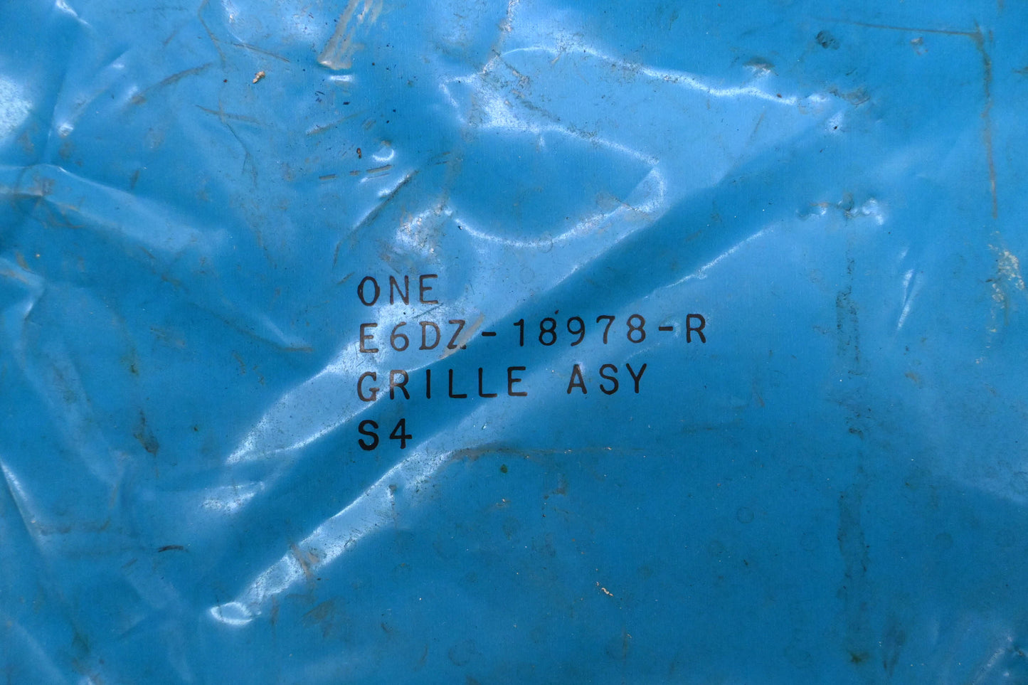 New OEM Ford E6DZ-18978-R Grille Assembly NOS