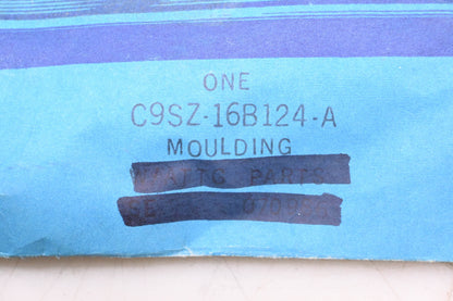 New OEM Ford C9SZ-16B124-A Fender Moulding Kit NOS