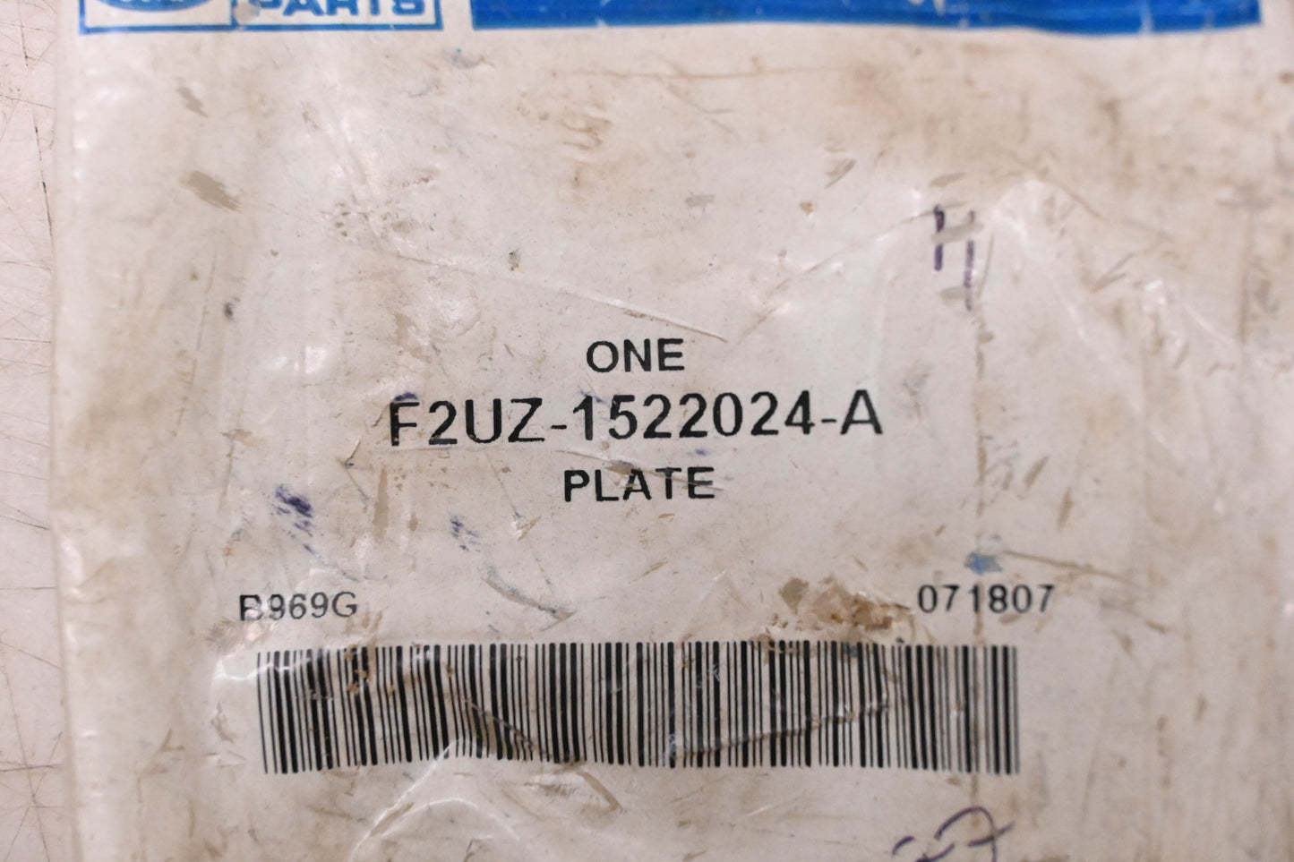 New OEM Ford F2UZ-1522024-A Door Lock Striker Plate NOS