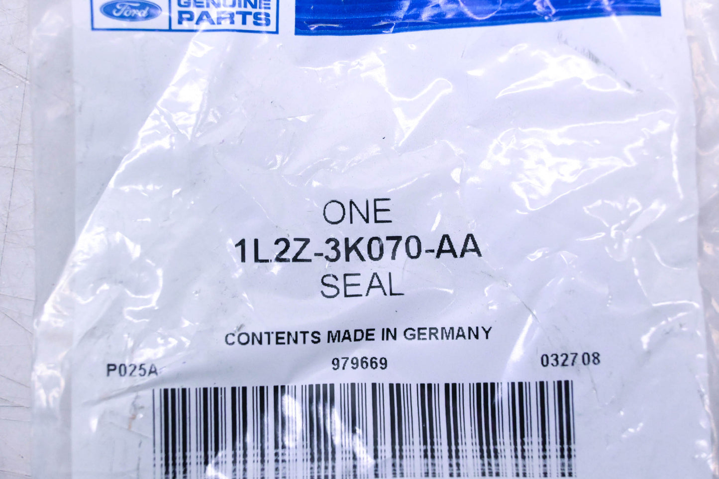 New OEM Ford 1L2Z-3K070-AA Seal NOS