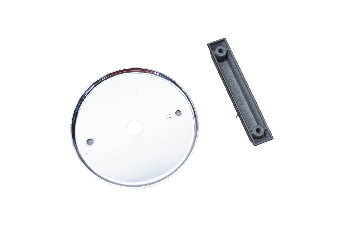 New OEM Ford D1FZ-9030-B Chrome Fuel Cap Kit NOS