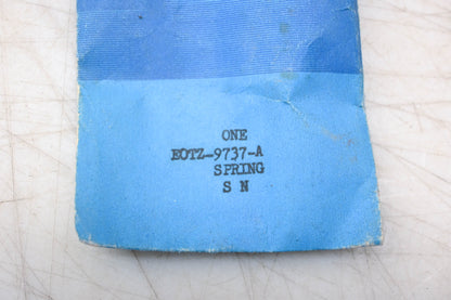 New OEM Ford E0TZ-9737-A Accelerator Shaft Retracting Spring NOS
