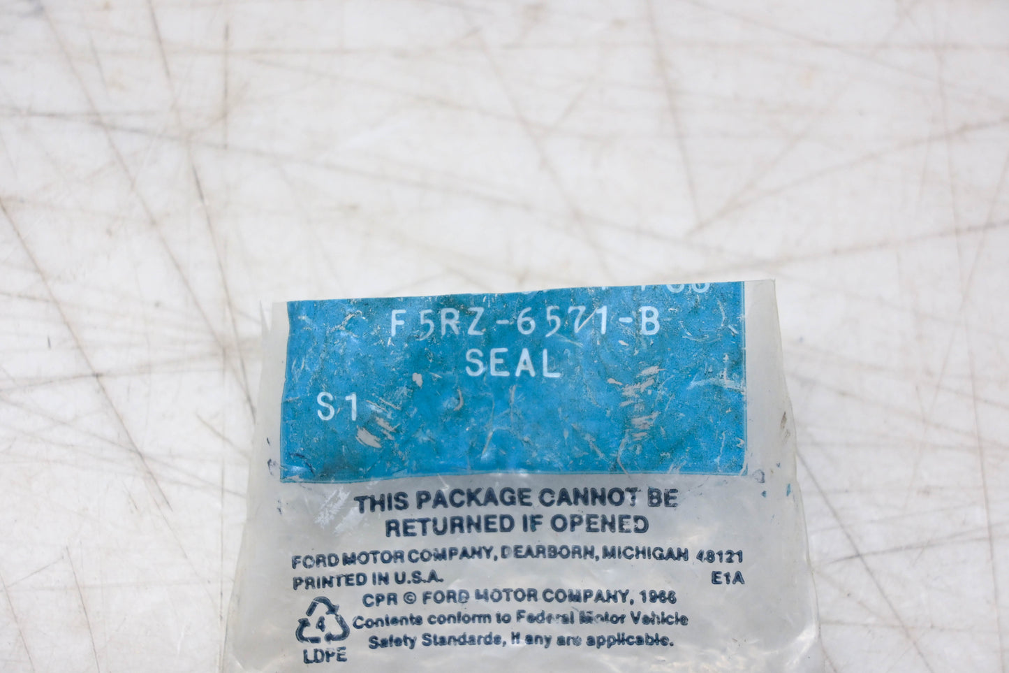 New OEM Ford F5RZ-6571-B Valve Stem Oil Seals Qty 2 NOS