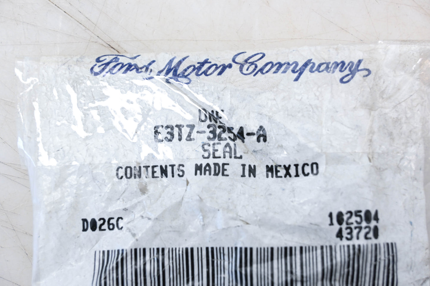 New OEM Ford E3TZ-3254-A Axle Shaft Oil Seal NOS