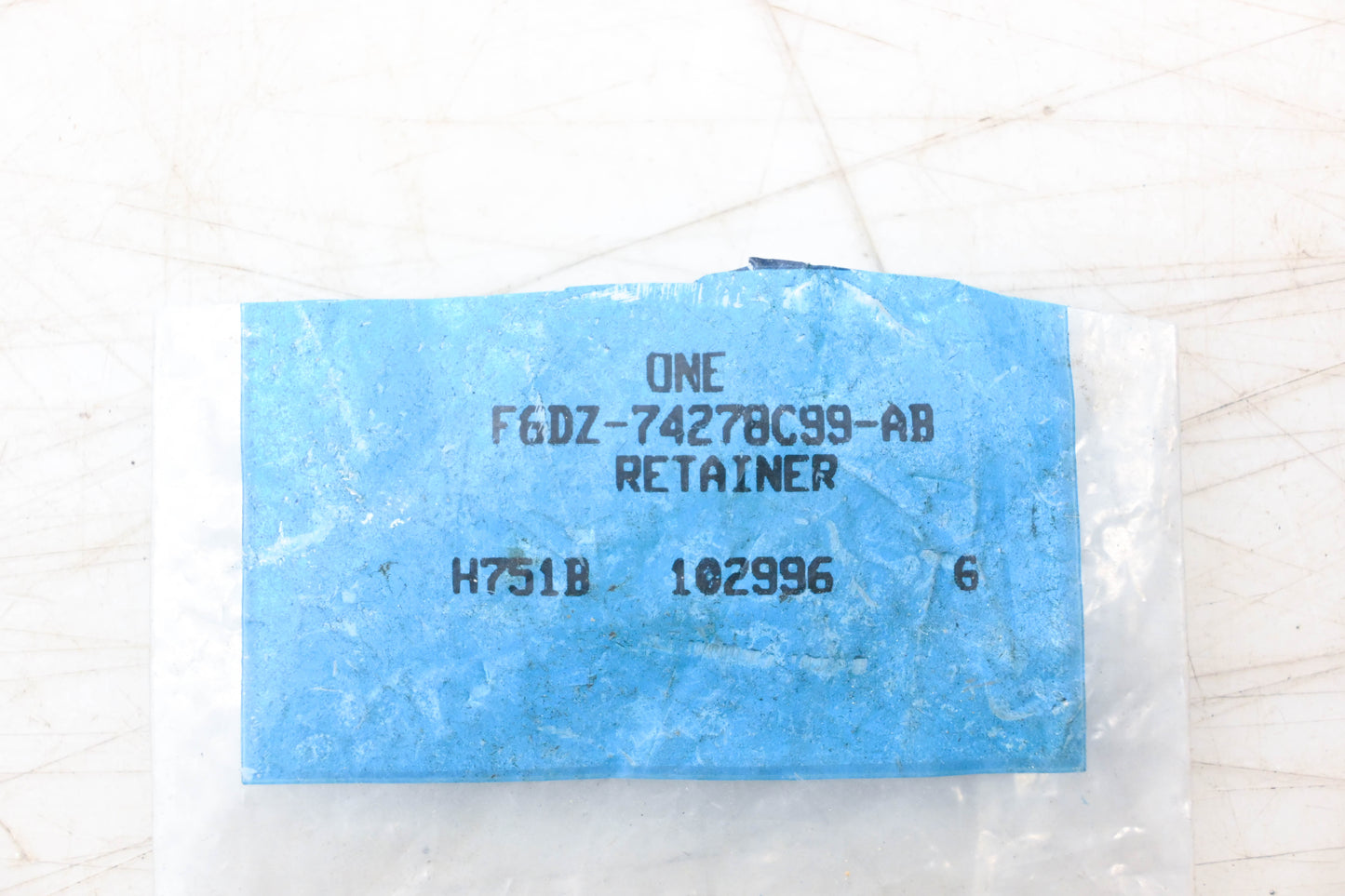 New OEM Ford F6DZ-74278C99-AB Retainer NOS