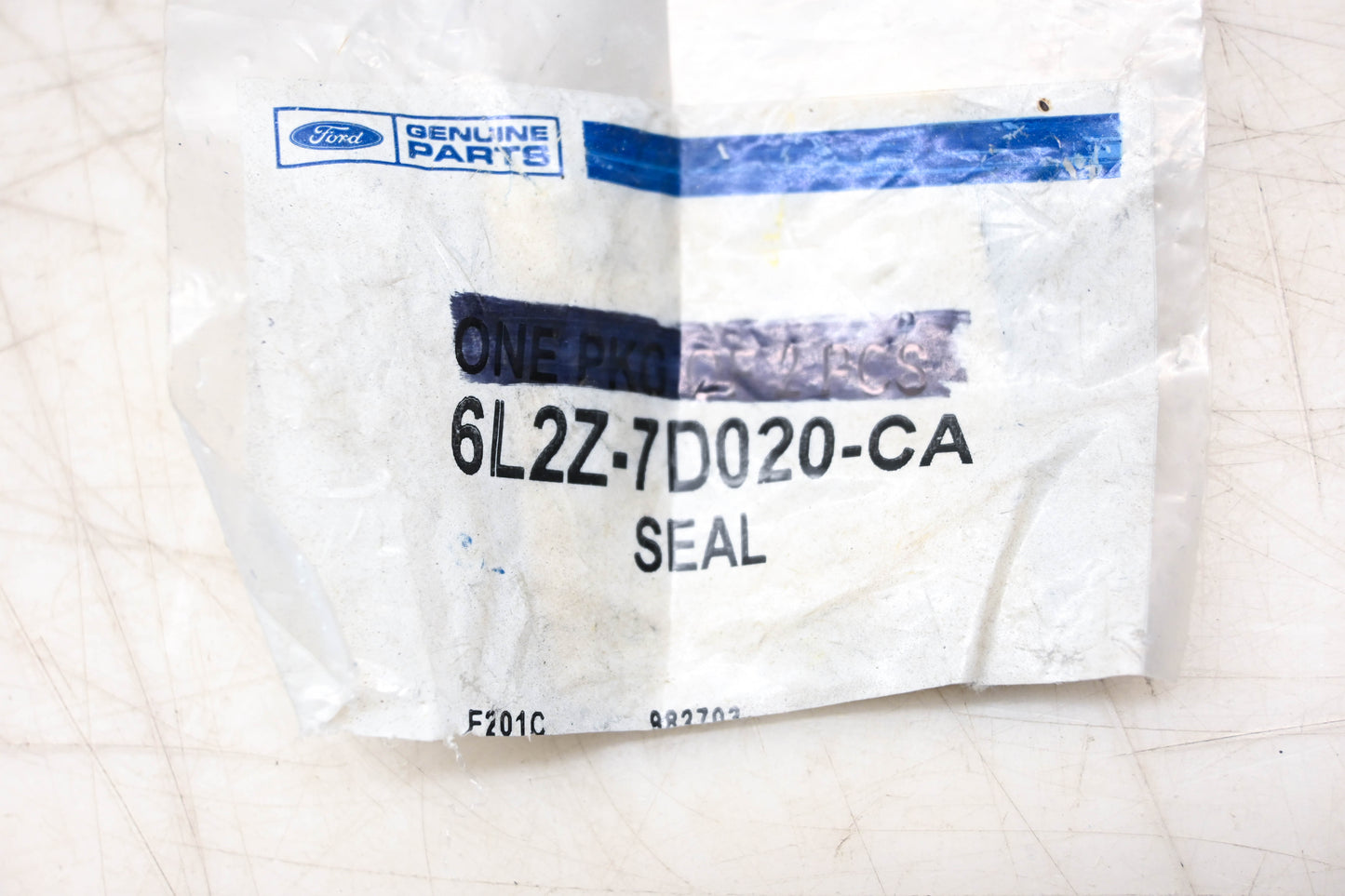 New OEM Ford 6L2Z-7D020-CA Seal NOS
