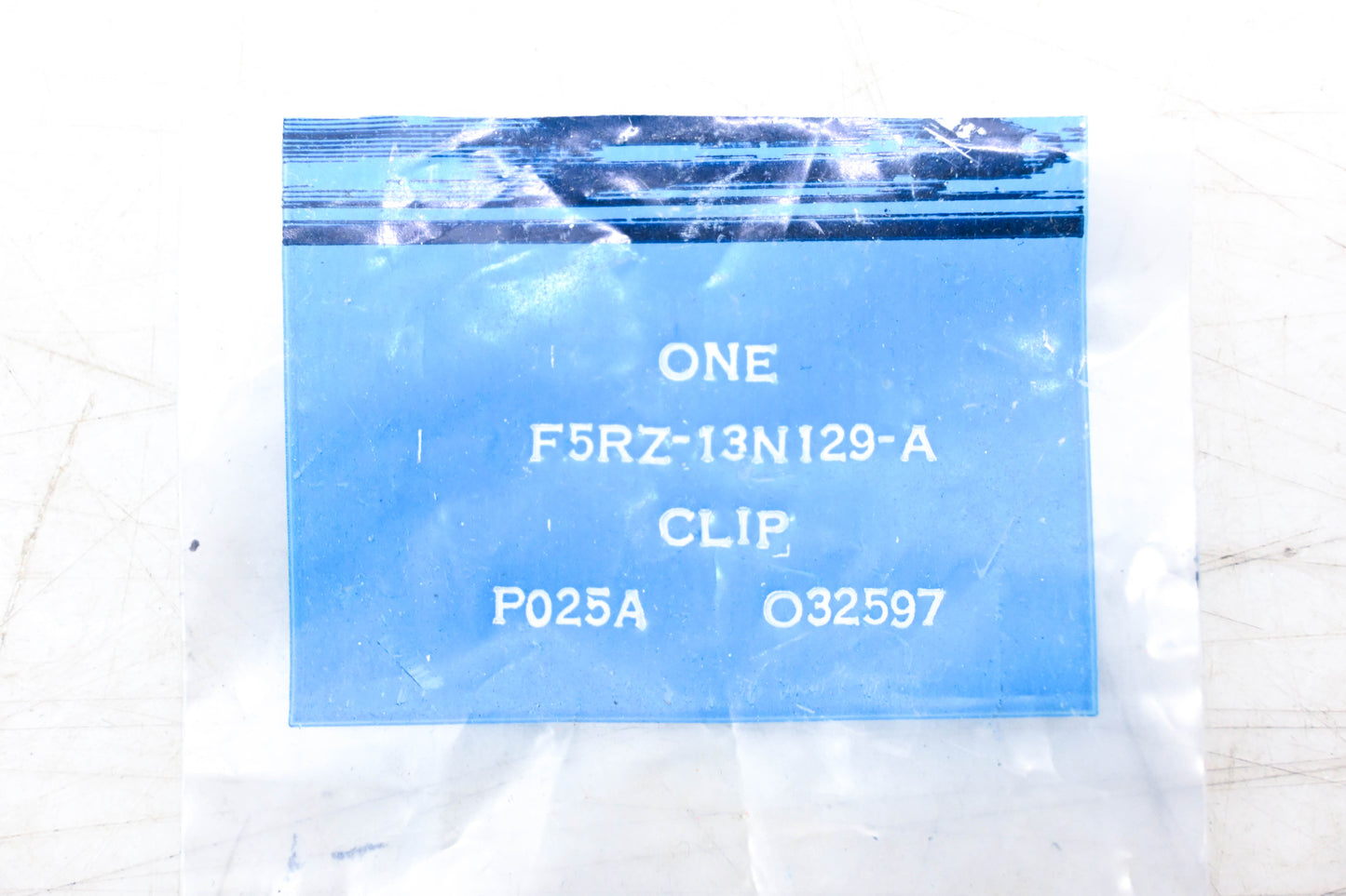 New OEM Ford F5RZ-13N129-A Clip NOS