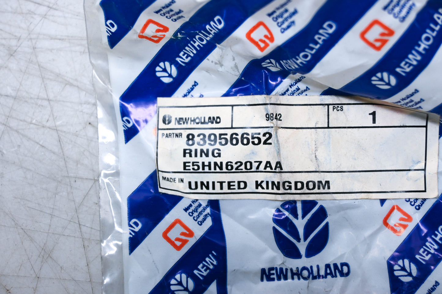 New Holland 83956652, E5HN-6207-AA Bearing/ Ring NOS