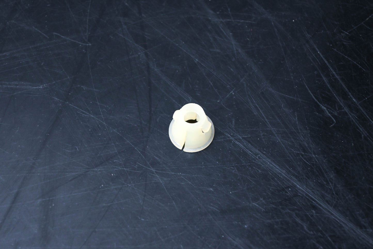 New OEM Ford E8GY-13N129-A Clip NOS