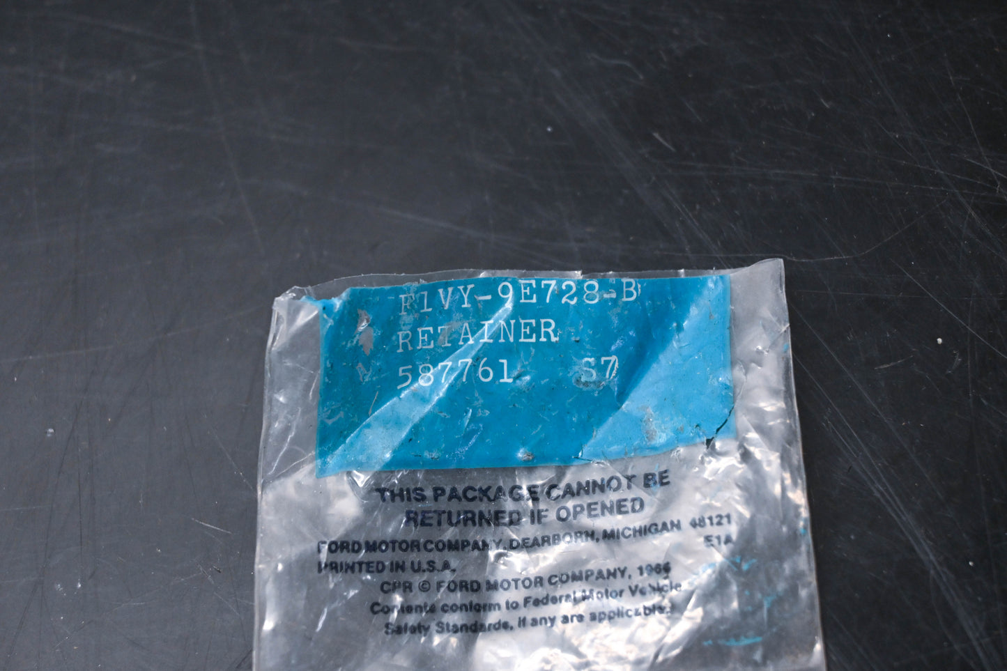 New OEM Ford F1VY-9E728-B Grommet/ Retainer NOS